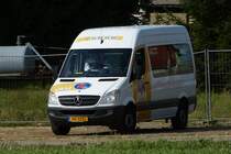 BB 3201, Mercedes Benz Sprinter vom Bummelbus, steht am Wegesrand nahe Wiltz. 08.2015

