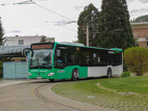 Graz. Aufgrund des Aufbringens eines Netzes zur Tierabwehr beim Hauptbahnhof, wurden am 01.05. und 02.05.2021 die Linie 1 zwischen Hilmteich und Jakominiplatz und die Linie 7 zwischen LKH MED UNI und Jakominiplatz/Steyrergasse kurzgeführt. Zwischen Jakominiplatz und Laudongasse wurde ein Schienenersatzverkehr mit Bussen der Graz Linien eingerichtet. Zwischen Asperngasse und Eggenberg bzw. Wetzelsdorf wurde ebenfalls ein Ersatzverkehr eingerichtet (Linie E1 und E7), welche aufgrund von Busmangel bei den Graz Linien mit Privaten Bussen der Firma Watzke geführt wurden. 
Wagen W1305 von Watzke ist hier als E1 in der Laudongasse zu sehen.