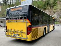 Heckansicht der Setra 415 NF '5155' vom PU Flück, Brienz am 10.5.21 beim Bahnhof Brünig-Hasliberg.