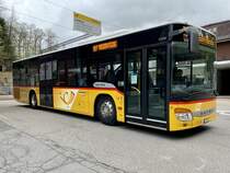 Setra 415 NF Nr. 6 '5155' vom PU Flück, Brienz am 10.5.21 beim Bahnhof Brünig-Hasliberg.