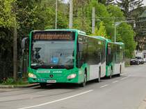Graz. Aufgrund des Aufbringens eines Netzes zur Tierabwehr beim Hauptbahnhof, wurden am 01.05. und 02.05.2021 die Linie 1 zwischen Hilmteich und Jakominiplatz und die Linie 7 zwischen LKH MED UNI und Jakominiplatz/Steyrergasse kurzgeführt. Zwischen Jakominiplatz und Laudongasse wurde ein Schienenersatzverkehr mit Bussen der Graz Linien eingerichtet. Zwischen Asperngasse und Eggenberg bzw. Wetzelsdorf wurde ebenfalls ein Ersatzverkehr eingerichtet (Linie E1 und E7), welche aufgrund von Busmangel bei den Graz Linien mit Privaten Bussen der Firma Watzke geführt wurden. Wagen W1306 von Watzke ist hier als E7 in der Daungasse zu sehen.