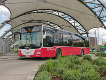 Graz. Ein Postbus MAN Lions City von Postbus steht hier am 03.05.2021 in Puntigam.