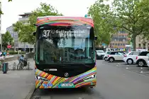 ICB Irizar Elektrogelenkbus Wagen 471 am 02.07.21 in Frankfurt am Main Hbf