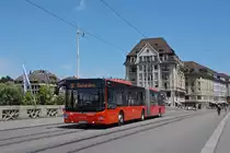 MAN Lions City von Südbadenbus, auf der Linie 38, überquert die Mittlere Rheinbrücke. Die Aufnahme stammt vom 21.06.2021.