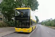An der Endhaltestelle in Berlin Rudow steht MAN Lion's City DD der BVG der Linie 172 am 02. Juli 2021.
