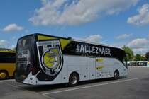 SL 3704, Setra S 515 HD von Sales Lentz, Manschaftsbus des luxemburgischen Fußball Vereins „Jeunesse Esch“, gesehen in der Stadt Luxemburg. 07.07.2021