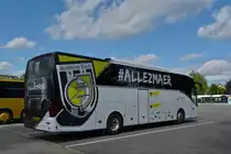 SL 3704, Setra S 515 HD von Sales Lentz, Manschaftsbus des luxemburgischen Fußball Vereins „Jeunesse Esch“, gesehen in der Stadt Luxemburg. 07.07.2021