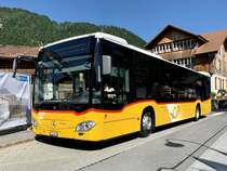 Neuer (gestern abgelieferter) MB C2 hybrid '11687'  BE 610 543  PostAuto Regie Interlaken am 10.7.21 im Dorf Wilderswil.