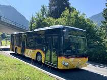MB C2 hybrid '11685' von PostAuto Regie Interlaken am 10.7.21 zwischen Gsteigwiler und Wilderswil.