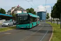 ICB Solaris Urbino 18 Wagen 462 auf der Linie 30 am 10.07.21 in Frankfurt am Main Friedberger Warte