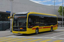 Mercedes eCitaro 1005 der BLT, auf der Linie 37, bedient die Haltestelle St. Jakob. Die Aufnahme stammt vom 30.06.2021.