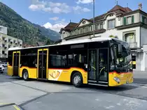 Der dritte der neuen MB C2 hybrid '11686'  BE 610 542  von PostAuto Interlaken am 10.7.21 bei der Ankunft in Interlaken West.