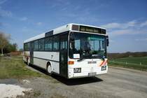 Bus Rheinland-Pfalz: Mercedes-Benz O 407 (KH-RH 230) der Rudolf Herz GmbH & Co. KG, aufgenommen im April 2021 in der Nähe von Becherbach (​Pfalz), einer Ortsgemeinde im Landkreis Bad Kreuznach in Rheinland-Pfalz.