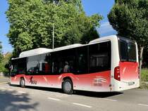 Heckansicht des MB C2 NGT Hybrid Nr. 26 der BGU am 10.8.21 beim Bürgerhaus Grenchen.