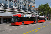Hess Trolleybus 21, auf der Linie 12, fährt über den Bubenbergplatz. Die Aufnahme stammt vom 21.08.2021.