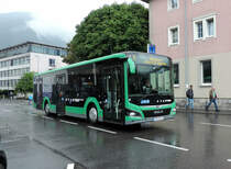Bludenz - 28. August 2021 : ein New Lion's City 12 Hybridbus erreicht den Hauptbahnhof.