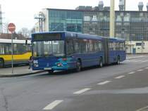 Mercedes-Benz O 405 N (Niederflur-Stadtversion) auf der Linie 824 nach S-Bahnhof Oranienburg am S-Bahnhof Hennigsdorf.