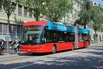 Hess Elektrobus 201, auf der Linie 17, fährt durch die Bundesgasse. Die Aufnahme stammt vom 21.08.2021.