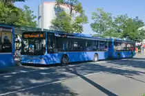 München: MAN Lion's City mit Anhänger von berger's reisen (M-CX 9550) als Linie 193 an der Haltestelle Trudering Bahnhof. Aufgenommen 2.9.2021.