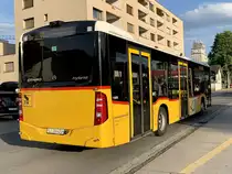 Heckansicht des MB C2 hybrid Nr. 33 '11605'  LU 206 424  nach der Abfahrt beim Bahnhof Sursee.