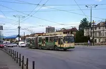 Obwohl der ex-Solinger MAN SG 200 TH 21 zum Zeitpunkt der Aufnahme (Juni 2005) schon mehr als ein Jahr in Sarajevo unterwegs ist, präsentiert er sich abgesehen vom Kennzeichen und der neuen Nummer 4140 noch vollständig im Solinger Outfit