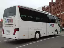Setra 411 HD von Janzen Reisen aus Deutschland in Stralsund am 31.01.2019
