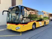 MB C2 K '10847' PostAuto Regie Laupen am 24.9.21 beim Bahnhof Kerzers.