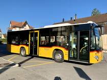 MB C2 K Nr. 13 '10847'  BE 668 920  ex PU Thepra, Stans, PostAuto Regie Laupen am 24.9.21 bei der Abfahrt beim Bahnhof Kerzers.