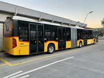 Heckansicht des MB C2 G '10688' von PostAuto Regie Bern am 24.9.21 beim Bahnhof Bern.