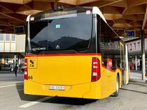 Heckansicht des MB C2 G '11700' der PostAuto Regie Sion am 28.9.21 beim Bahnhof Sitten.