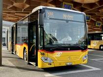 MB C2 G '11700' der PostAuto Regie Sion am 28.9.21 beim Bahnhof Sitten.