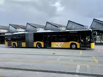 MB C2 G '10686' der PostAuto Regie Bern am 29.9.21 bei der Abfahrt beim Bahnhof Bern.