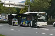 Innsbruck: Mercedes-Benz Citaro Facelift der Innsbrucker Verkehrsbetriebe (Bus Nr. 608) ist als Linie M wegen Entschärfung einer Fliegerbombe über die Egger-Lienz-Straße umgeleitet. Aufgenommen 28.9.2021.