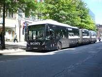 Van Hool AGG 300 auf der Linie 5 nach Lokstedt Nedderfeld am Hauptbahnhof/M�nckebergstra�e.