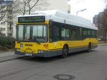 Mercedes-Benz O 405 NH auf der Linie 130 nach S+U Bahnhof Rathaus Spandau an der Haltestelle Westerwaldstra�e.