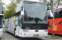Matthias Kleimann Gruppen Ski und Erlebnisreisen mit einem Van Hool - TX 16 Astron Reisebus am 23.09.21 Parkplatz Berlin Zoologischer Garten.