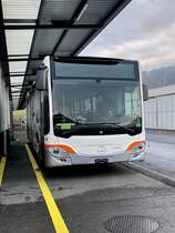 Frontansicht eines neuen MB C2 hybrid für die Auto AG Uri am 13.11.21 bei Evobus Winterthur.