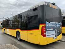Hecknasicht des MB C2 '11101' des PU Autobetrieb Stadel-Neerach, Stadel am 13.11.21 beim Bahnhof Bülach.