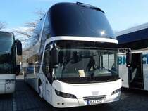 Neoplan Skyliner von Kings Travel aus Deutschland in Berlin am 30.03.2019