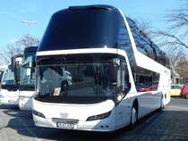 Neoplan Skyliner von Kings Travel aus Deutschland in Berlin am 30.03.2019