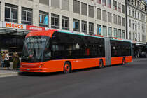 Hess Elektrobus 202, auf der Linie 9, bedient die Haltestelle beim Guisan Platz. Die Aufnahme stammt vom 25.09.2021.