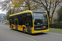 Mercedes eCitaro 1005 der BLT, auf der Linie 37 verlässt die Haltestelle beim Aeschenplatz. Die Aufnahme stammt vom 21.11.2021.