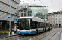 Lightram 76 beim Löwenplatz am 13.01.2017.