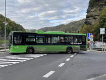 6. Oktober 2021, Einfahrt eines Scania mit der Eigennummer 539  auf die Bundesstrasse bei Hřensko an der Elbe. 