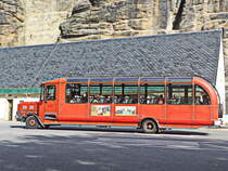 Am 16. Oktober 2021 fährt an  der Haltestelle der  Festung Königsstein ein  Historischer  MAN vor.