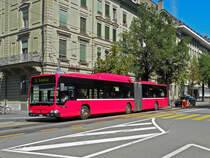 Mercedes Citaro 855, auf der Linie 13, fährt durch die Bundesgasse. Die Aufnahme stammt vom 26.08.2010.