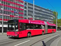 Volvo Bus 825, auf der Linie 12, fährt über den Bubenbergplatz. Die Aufnahme stammt vom 26.08.2010.