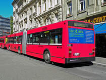 Van Hool Bus 243, auf der Linie 19, bedient die Haltestelle Hirschengraben. Die Aufnahme stammt vom 26.08.2010.