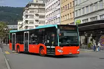 Mercedes Citaro 192, auf der Linie 5, verlässt die Haltestelle beim Bahnhof Biel. Die Aufnahme stammt vom 25.09.2021.