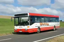 Bus Rheinland-Pfalz: Mercedes-Benz O 407 (BIR-WR 50) vom Omnibusbetrieb Westrich Reisen GmbH, aufgenommen im Oktober 2021 in der Nähe von Herrstein, einer Ortsgemeinde im Landkreis Birkenfeld.